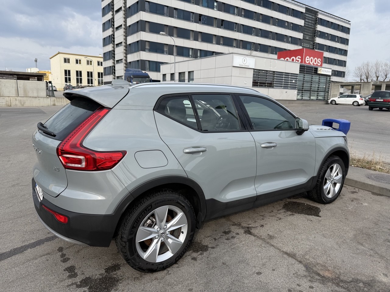 Volvo XC40 Rear Angle